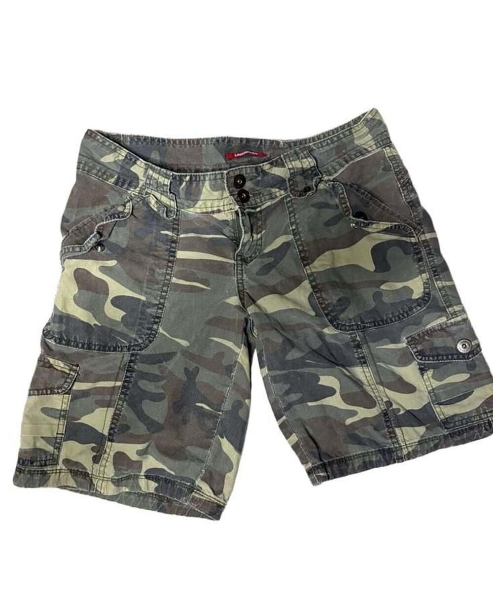 Unionbay Camo Cargo Shorts Green Distressed Paint Splatter